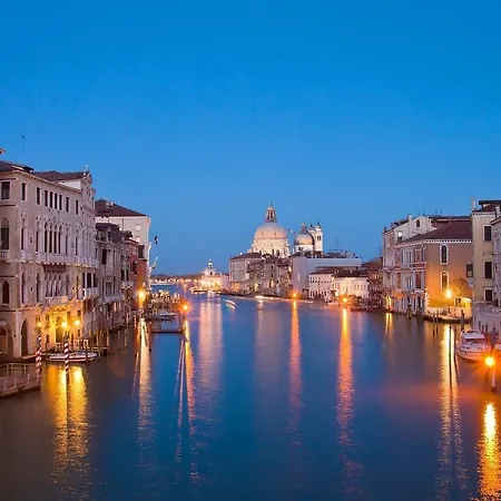 Alojamento de Acomodação e Pequeno-almoço Nightstars