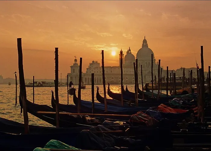 Nightstars Alojamento de Acomodação e Pequeno-almoço Mestre